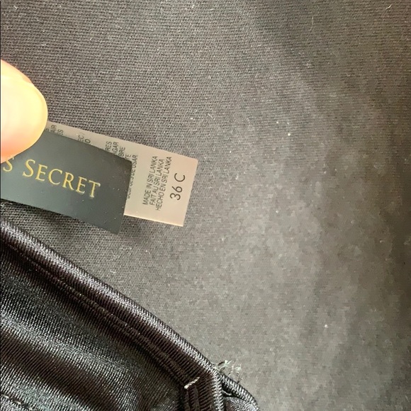 Victoria’s Secret bikini top - Picture 2 of 3